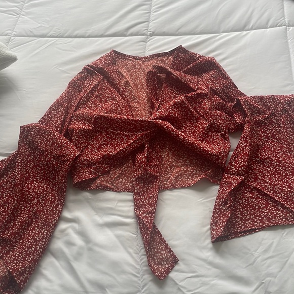 Long sleeve floral crop top size small - Picture 1 of 1